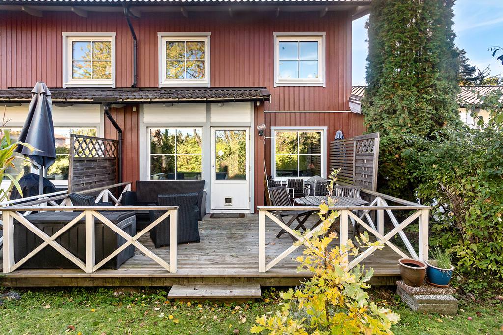 14. Inkoppling av belysning plejdpuck med rorelsevakt pa altan husentre